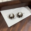 Orecchini a cerchio placcati argento con pietre marroni e dettagli in cristallo - Oro chiaro con Marrone chiaro