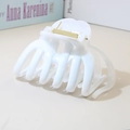 Minimalist white ABS resin claw clip for hair with durable golden metal spring mechanism - Bulk Packaging / Eight-Claw Clip / Off White