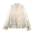 Franse stijl beige blouse met bloemenborduursels, ruffelkraag en striksluitingen - XS / Melkwit
