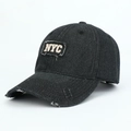 Gorra de béisbol de mezclilla negra lavada con bordado 3D NYC y detalles vintage rotos - Ajustable / Negro
