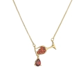 Elegante collar dorado de copa de vino con circonitas rojas y colgante de gota - Forma Copa de Vino