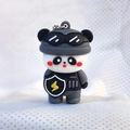 Süßer Panda Schlüsselanhänger mit grauem Anzug und Blitzschild aus weichem Silikon - Graues SWAT