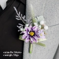 Hochzeitsanstecker mit lila Dahlie und grünem Seidenband für den Bräutigamanzug - 9x14cm / Lila