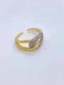 Dettaglio dell'anello dorato regolabile con zirconi e design geometrico irregolare - Stile Multistrato di Pavé (005#)