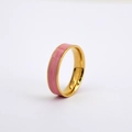 Anello chic con trama in marmo rosa e finitura in acciaio placcato oro 18 carati - US 7 / Rosa-Nuvola Rosa