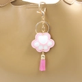 Roze kattenpoot sleutelhanger met hart, kwastje en bruin lederen handtas accessoire - Roze