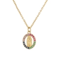 Collana placcata in oro con ciondolo Vergine Maria e corona di zirconi colorati su bianco - Maria Colorata Ovale (CN001839YH)