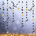 Detalle de adornos colgantes de graduación con pergaminos negros y estrellas doradas - 3 Metros / Dorado Negro (Diploma Pulgar)