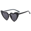 Fashion heart-shaped sunglasses in black and tortoiseshell finish with dark grey lenses - Black & Tortoise / Tea Gradient