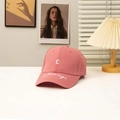 Dusty rose canvas baseball cap with white C embroidery and Chicago brim detail - Peach