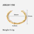 Brazalete rígido de acero inoxidable chapado en oro 18K con diseño de bambú y circonitas - Diseño de bambú dorado