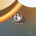 Ciondolo a forma di luna e coniglio in lega dorata con intarsio di perle e strass lucidi - Stile Coniglio Luna (165)