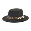 Detalle de sombrero negro de lana con banda de leopardo decorada con perlas y tachuelas - M(56-58cm) / Negro