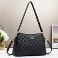 Elegante borsa a tracolla trapuntata nera con chiusura a trifoglio dorata in pelle PU - Nero