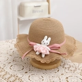 Dettaglio cappello di paglia per bambini con nastro rosa e decorazione con coniglietto - 52cm (Consigliato per 1-4 anni) / Cappello Cachi