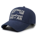 Gorra de béisbol azul marino con bordado vintage y letras con textura en relieve - Ajustable / Azul marino
