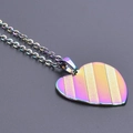 Collana con pendente a cuore arcobaleno in acciaio inossidabile con texture a strisce - Collana / Colorato