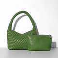 Borsa a mano intrecciata a mano verde erba con pochette coordinata in pelle con zip - Verde Militare