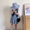 Mode-Strohhut für Kinder mit hellblauem Faltenrock und herzförmiger Handtasche - Erwachsene 56-58cm / Himmelblau