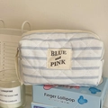 Borsa per trucco trapuntata a righe bianche e blu con cerniera ed etichetta in tessuto - Custodia Ottagonale / Blu