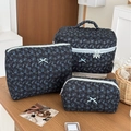 Set di borse da trucco trapuntate a fiori blu navy con fiocco celeste e zip robusta - Custodia Ottagonale / Nero scuro