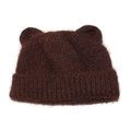 Dettaglio del berretto in maglia marrone scuro con orecchie da orso e trama a coste - M (56-58cm) / caffè