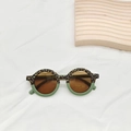 Detail of round leopard print kids sunglasses with UV 400 protection lenses - Leopard Green