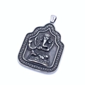 Ciondolo Ganesha retrò in acciaio inossidabile con rilievo inciso su sfondo bianco puro - Stile B / Senza Catena