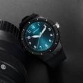 Men's quartz sports watch with gradient blue dial and black silicone strap - Black Blue