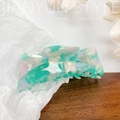 Oversized hollow acetate shark hair claw with green and pink gradient cat-eye finish - 13cm / Iridescent Green 13CM