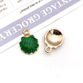 Grüne Emaille-Muschelanhänger aus Legierung für DIY-Schmuck im Paar mit goldener Seite - 1 Stk. Grüne Muschel 13x18mm (8606)