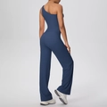 Detailansicht des dunkelblauen One-Shoulder-Yoga-Jumpsuits mit weitem Bein und Stretch-Stoff - S / Marineblau