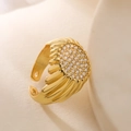 Luxuriöser 18K vergoldeter Herzring mit Zirkonia-Pflaster auf Naturstein-Basis - Goldene Herzform Pavé Weißer Zirkon Stil (14502)