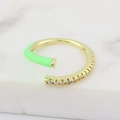 Verstellbarer Goldring mit neongrüner Emaille und mikro-gefassten Zirkonia-Steinen - Grün