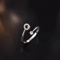 Minimalistischer 925er Silberring mit Solitär-Zirkonia und funkelndem Mikro-Pavé-Ring - Buchstabe Q