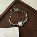 Silver adjustable bracelet with central pearl and radiant rectangular zircon setting - Silver Pearl Zircon Radiance