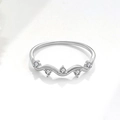 Anello a onda in argento sterling S925 con cinque pietre di zirconia cubica tonde - US 5 / Platino
