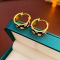 Orecchini a C vintage placcati oro con motivo smalto bianco e nero e bordi a perline - Chiusura a cerchio-Nero
