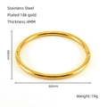 Especificaciones de tamaño para un brazalete minimalista de acero inoxidable oro 18K - Oro de 18K / Diámetro Exterior 68mm / Dorado