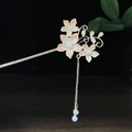 Eleganter goldener Haarstab mit rosa Blumen, Perlen und langen Quasten im Chinastil - Drei Rosa Blumen Quaste Stil (0364)