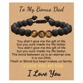 Tijgeroog en mat zwarte kralenarmband op een 'To My Bonus Dad' geschenkkaart - Voor mijn bonusvader