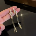 Goldene lange Quastenohrringe mit funkelnden Strasssteinen und Zirkon-Schmetterlingen - Geometrisch - Gold (Stil 20 Silberstift)