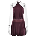 Detailansicht des Spitzen-Patchwork-Designs und der Taille an einem burgunderroten Kleid - S / Burgunderrot