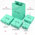 Tiffanyblaue Schmuck-Geschenkbox und Beutel-Set mit Schleifen in verschiedenen Größen - Seitliche Schleife / 7.5x7.5x3.5cm / Seeblau