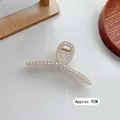 Pinza per capelli da 9cm con perle trasparenti