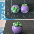 Mini ciondolo in resina a forma di mangostano per fermacelli, misura 1,5 cm su scala - Mini Mangostano 3D