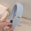 Serre-tête tressé bleu clair avec boucle métallique dorée et texture gaufrée chic - Bleu à Pois