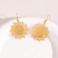 Pendientes de sol dorado estilo bohemio con diseño de girasol tallado y hueco - Dorado