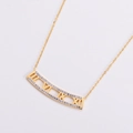 Elegante collana in oro rosa con ciondolo a numeri romani e pavé di strass brillanti - Oro