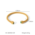 Goldenes verdrehtes Edelstahlarmband in C-Form mit grünen Schmucksteinen - Gold Gedrehter Grüner Stein Stil (HC-B20059-GR)